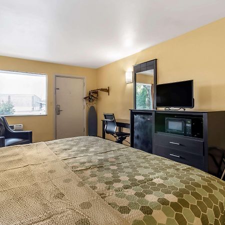 Econo Lodge Easton Route 50 Bagian luar foto