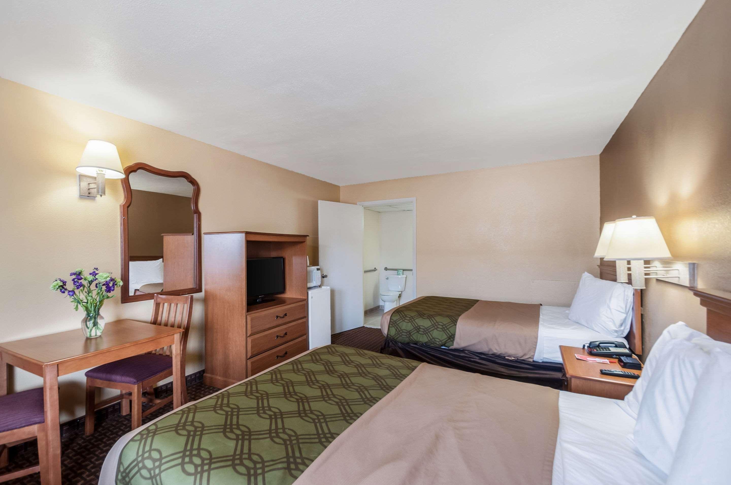 Econo Lodge Easton Route 50 Bagian luar foto